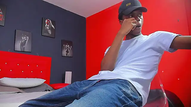 Snapshot of OraineBarrett chatting on 12-12-24, 10:09 OraineBarrett online show from 12-12-24, 10:09