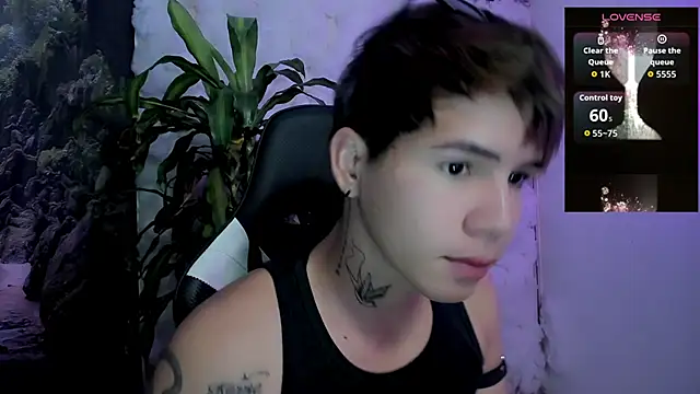 Snapshot of Tayson_Rivers chatting on 02-14-26, 08:00 Tayson Rivers online show from 02-14-26, 08:00