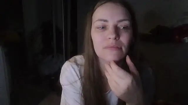 AnnaDiamond1 online show from 04-22-26, 10:44