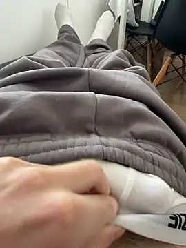 Snapshot of XMenX24 chatting on 01-10-25, 12:26 XMenX24 online show from 01-10-25, 12:26