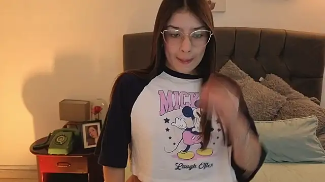 Emma Lombardi online show from 11-16-25, 01:28