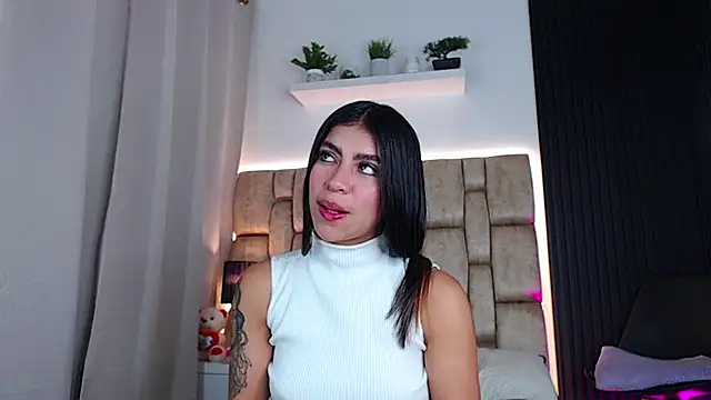 Snapshot of little_sophie18 chatting on 02-06-25, 11:15 little sophie18 online show from 02-06-25, 11:15