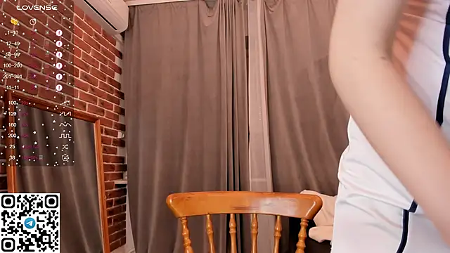 Snapshot of tyty_piupiu chatting on 01-22-25, 05:38 tyty piupiu online show from 01-22-25, 05:38