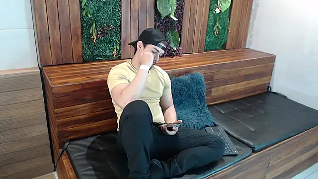 Ian Daviz online show from 10-22-25, 12:05