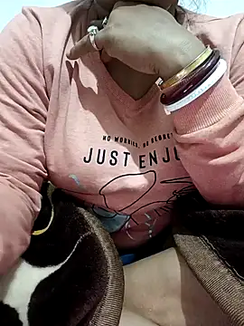 Snapshot of riya_kumari0 chatting on 01-28-25, 07:00 riya kumari0 online show from 01-28-25, 07:00