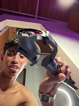 Mauuu18 online show from 10-26-25, 08:48