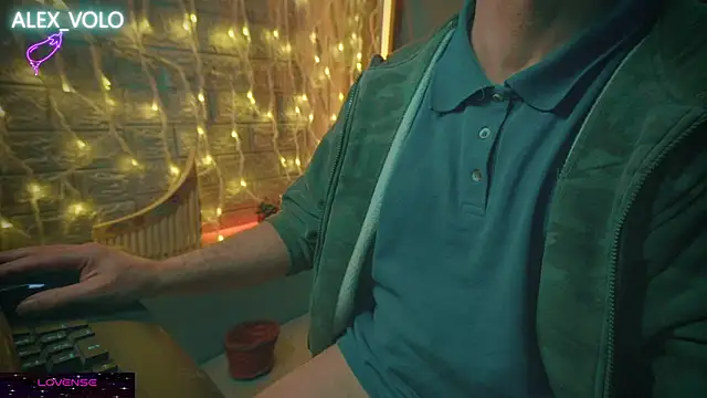 alex-volo online show from 12-20-24, 04:42