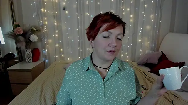 Katherine Fox online show from 03-15-25, 03:37