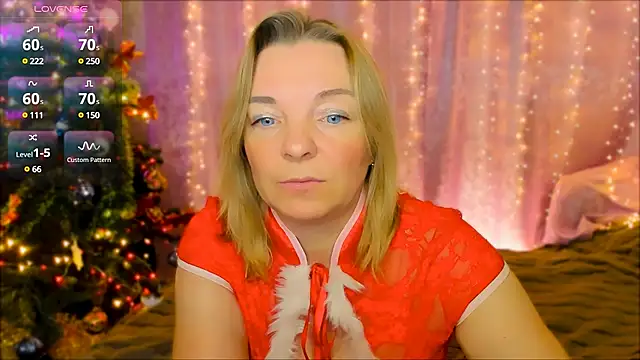 Snapshot of Regina__blue chatting on 12-25-24, 08:17 Regina  blue online show from 12-25-24, 08:17