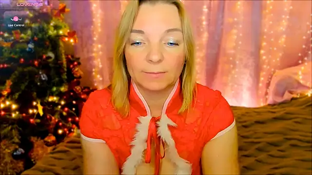 Snapshot of Regina__blue chatting on 12-25-24, 11:20 Regina  blue online show from 12-25-24, 11:20