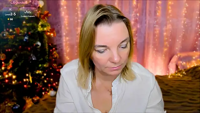 Snapshot of Regina__blue chatting on 12-26-24, 07:27 Regina  blue online show from 12-26-24, 07:27