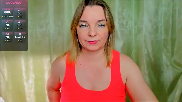 Snapshot of Regina__blue chatting on 02-19-25, 07:38 Regina  blue online show from 02-19-25, 07:38