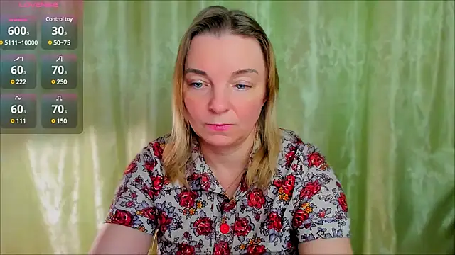 Snapshot of Regina__blue chatting on 03-16-25, 08:32 Regina  blue online show from 03-16-25, 08:32