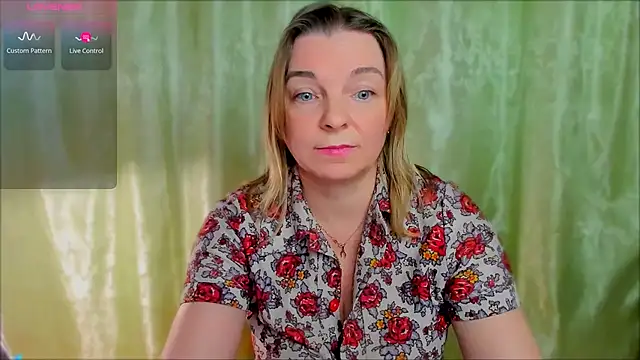 Snapshot of Regina__blue chatting on 03-16-25, 11:36 Regina  blue online show from 03-16-25, 11:36