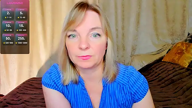 Snapshot of Regina__blue chatting on 09-12-25, 06:41 Regina  blue online show from 09-12-25, 06:41