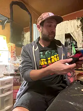 Snapshot of SmokingSloth chatting on 12-20-25, 12:29 SmokingSloth online show from 12-20-25, 12:29