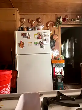 Snapshot of SmokingSloth chatting on 12-21-25, 09:11 SmokingSloth online show from 12-21-25, 09:11