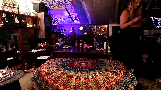 Snapshot of SpunCandy chatting on 09-22-25, 07:21 SpunCandy online show from 09-22-25, 07:21