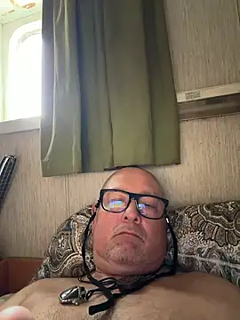 Snapshot of lam007 chatting on 06-13-26, 04:49 lam007 online show from 06-13-26, 04:49
