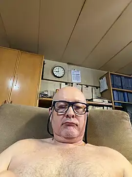 Snapshot of lam007 chatting on 08-04-26, 07:55 lam007 online show from 08-04-26, 07:55