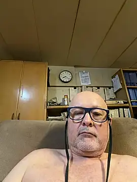 Snapshot of lam007 chatting on 08-06-26, 07:05 lam007 online show from 08-06-26, 07:05