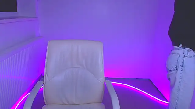 Snapshot of Eva_Janee chatting on 01-22-25, 03:18 Eva Janee online show from 01-22-25, 03:18