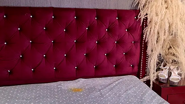 SeleneeEvanss online show from 11-08-25, 05:01