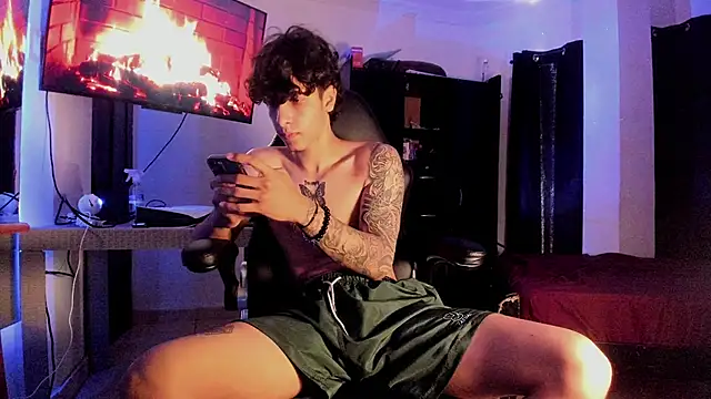 Snakebutterfly online show from 02-13-25, 03:14