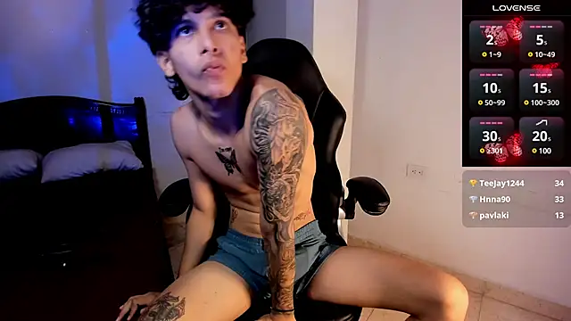 Snakebutterfly online show from 03-06-25, 05:24