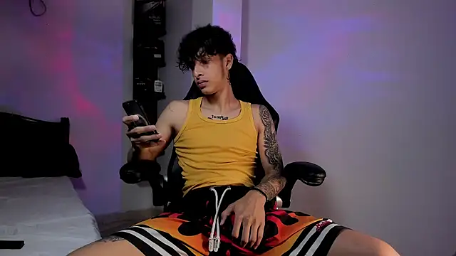 Snakebutterfly online show from 03-18-25, 07:08