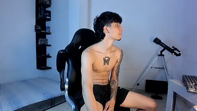 Snakebutterfly online show from 10-17-25, 10:07