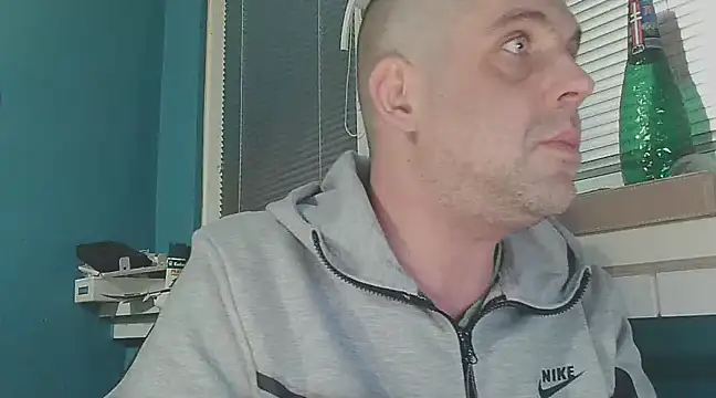 YouWantMe666 online show from 02-10-25, 06:56