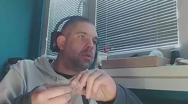 YouWantMe666 online show from 02-15-25, 06:23