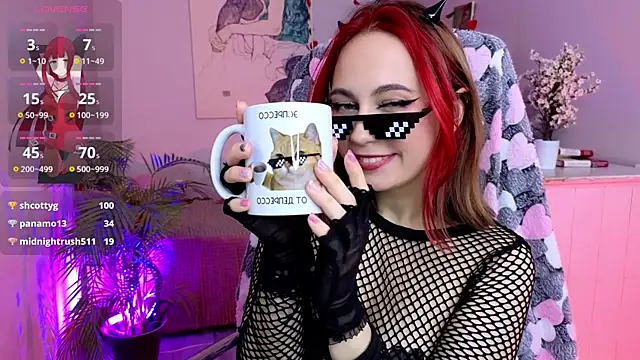 Carolina Leep online show from 02-26-25, 03:19