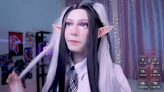 Carolina Leep online show from 10-04-25, 01:42