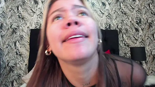 Gissel Angel online show from 10-21-25, 08:20