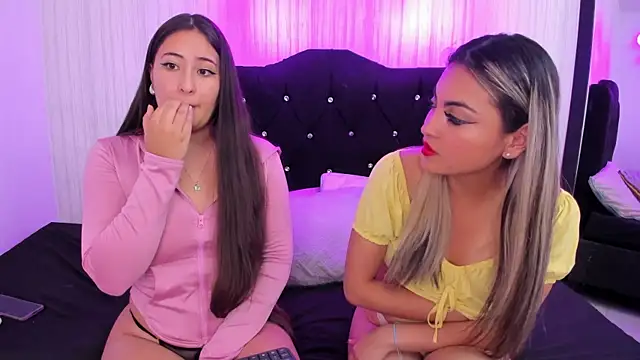 Snapshot of alice_dakota chatting on 12-12-24, 03:43 alice dakota online show from 12-12-24, 03:43