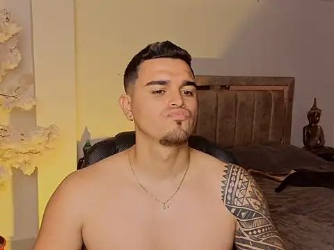 Snapshot of Axel_Big_cock chatting on 07-02-26, 02:22 Axel Big cock online show from 07-02-26, 02:22