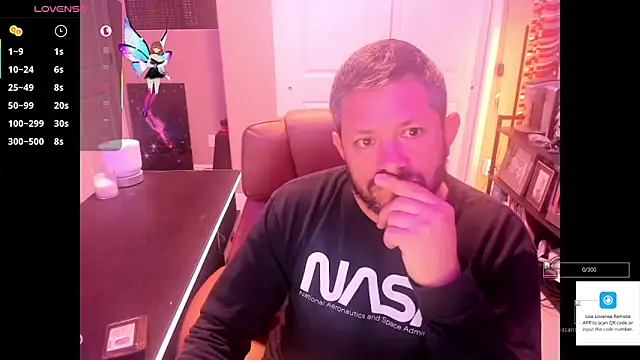 Snapshot of boytoyfrindles chatting on 10-30-25, 03:19 boytoyfrindles online show from 10-30-25, 03:19