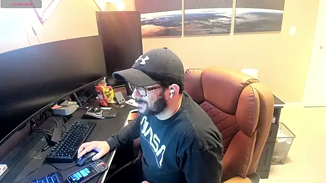 Snapshot of boytoyfrindles chatting on 02-11-26, 12:15 boytoyfrindles online show from 02-11-26, 12:15