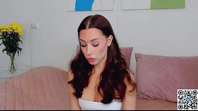 SelenaRousey online show from 04-15-26, 08:21