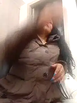 AlexandraJones  online show from 03-09-25, 09:24