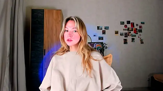 Snapshot of Niky__Jess chatting on 12-16-24, 04:45 Niky Jess online show from 12-16-24, 04:45