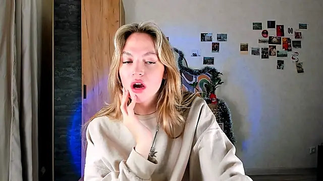 Snapshot of Niky__Jess chatting on 12-22-24, 05:45 Niky Jess online show from 12-22-24, 05:45