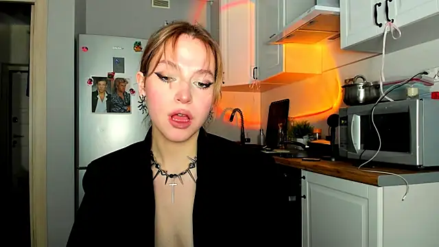 Snapshot of Niky__Jess chatting on 02-17-25, 06:59 Niky Jess online show from 02-17-25, 06:59