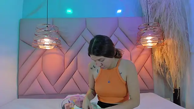 AngelaaCute  online show from 01-13-25, 12:02