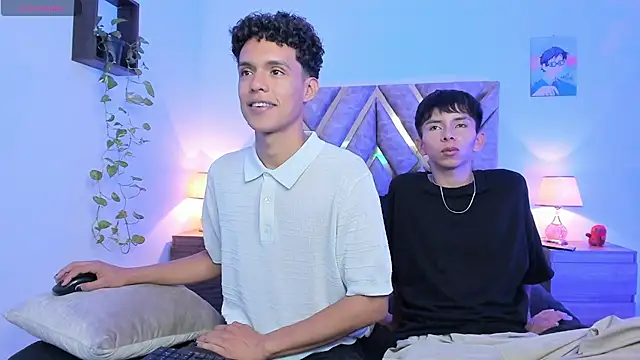 Snapshot of nickolas_moon chatting on 09-29-25, 05:40 nickolas moon online show from 09-29-25, 05:40