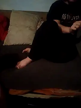 Snapshot of ZeFFirky chatting on 11-26-25, 08:10 ZeFFirky online show from 11-26-25, 08:10