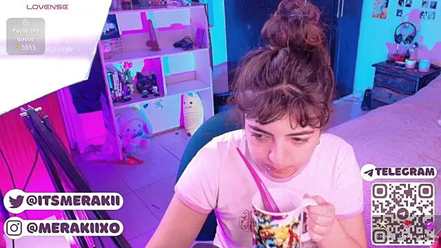 Snapshot of meraki_fraise chatting on 05-05-26, 07:44 meraki fraise online show from 05-05-26, 07:44