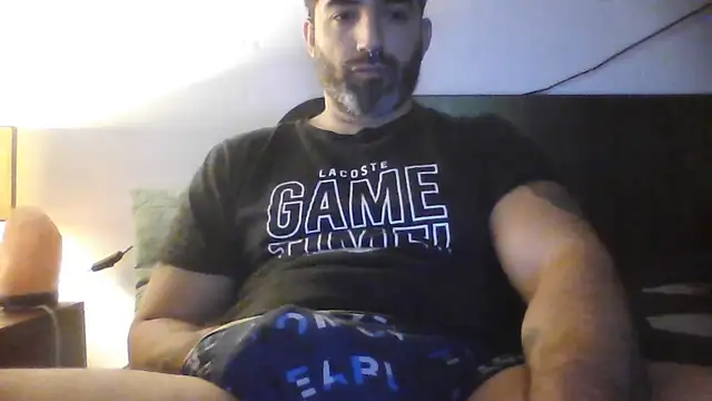 Snapshot of ozzypsico13 chatting on 06-27-26, 11:37 ozzypsico13 online show from 06-27-26, 11:37